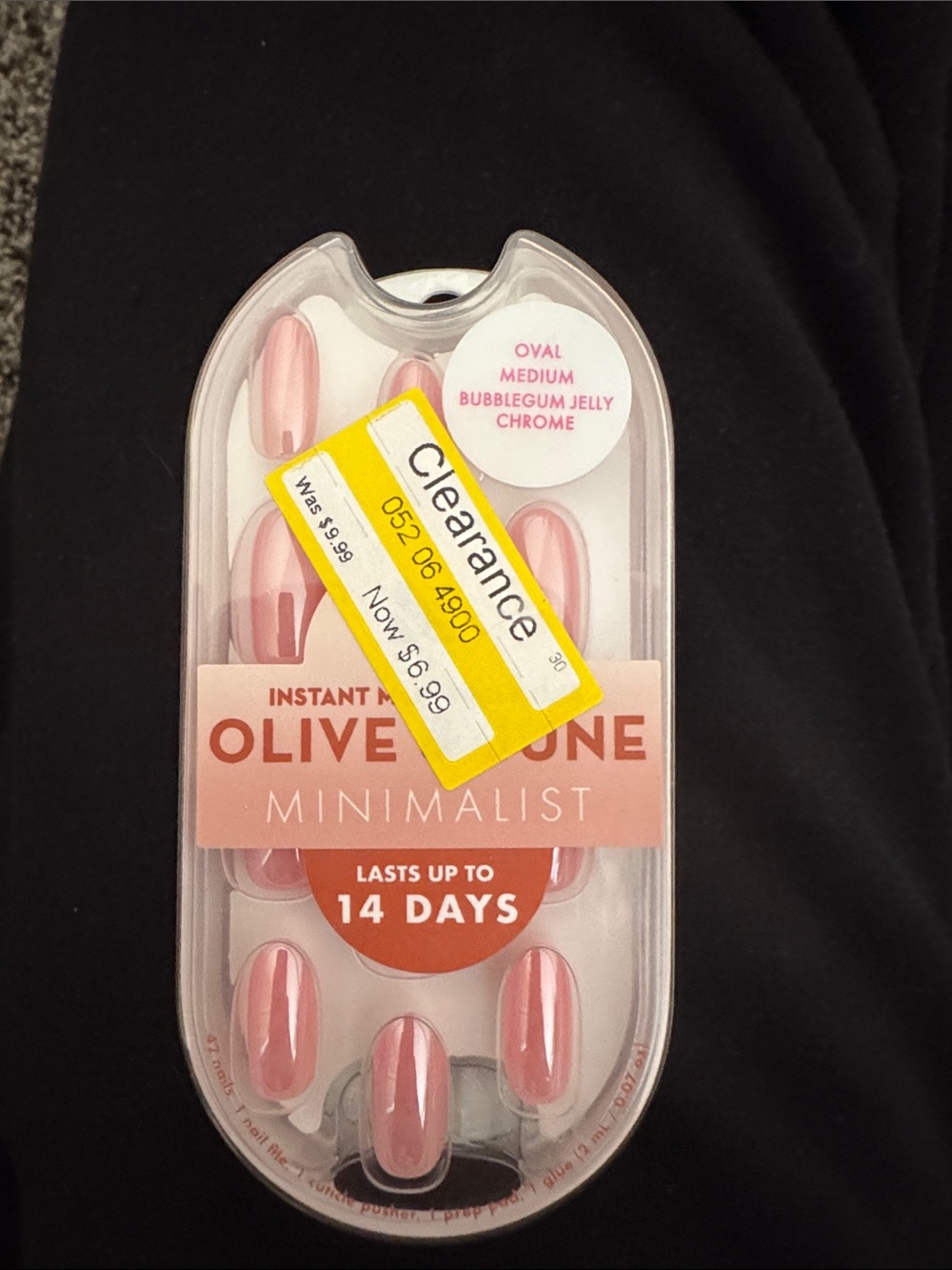 Olive & June Minimalist Press-On Nails in Bubblegum Jelly Chrome Pink